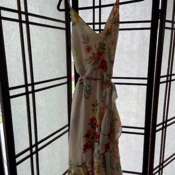 Yumi Kim Cream Floral Wrap Dress Large - Picture 4 of 7